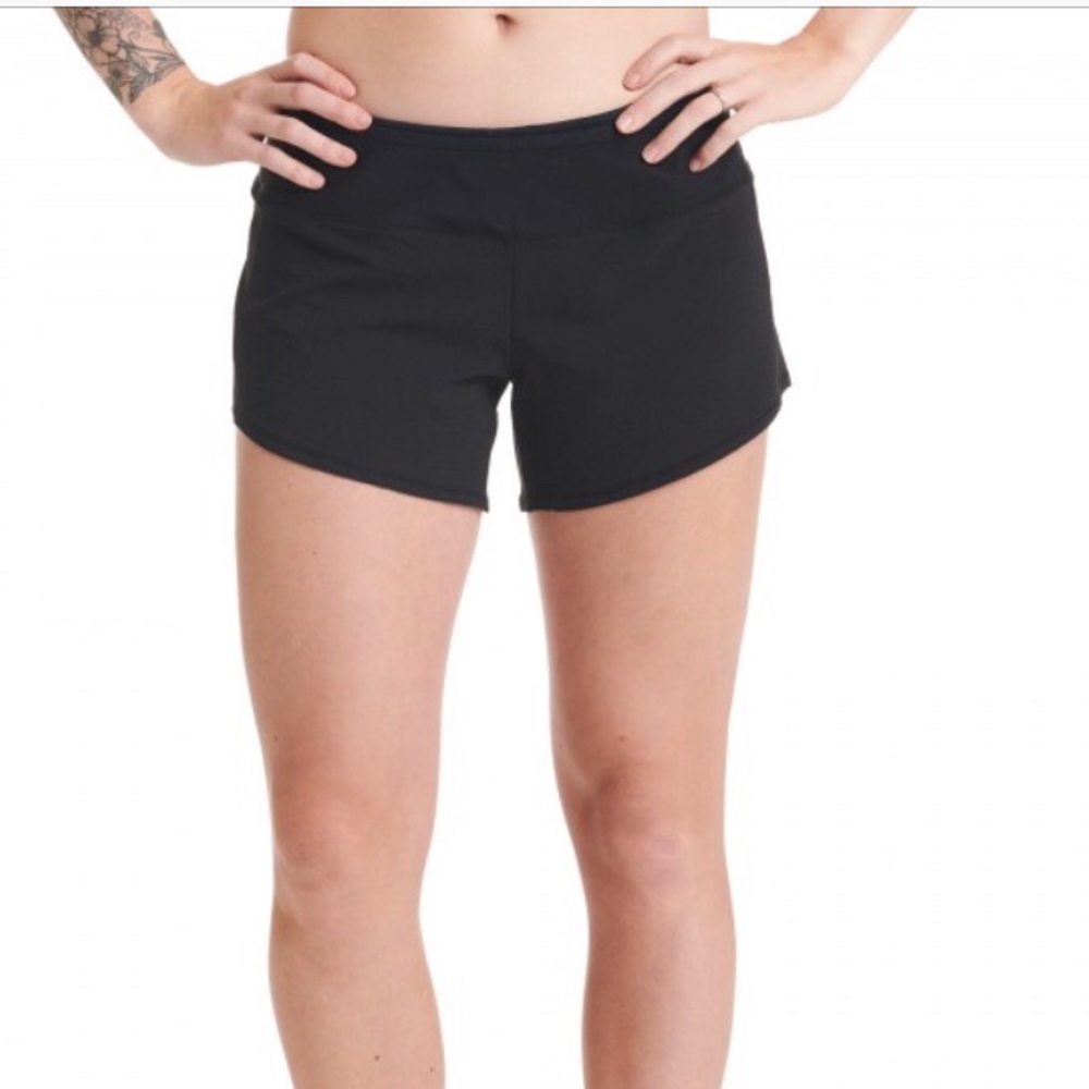 NWT Oiselle Roga Shorts Black Size 4
